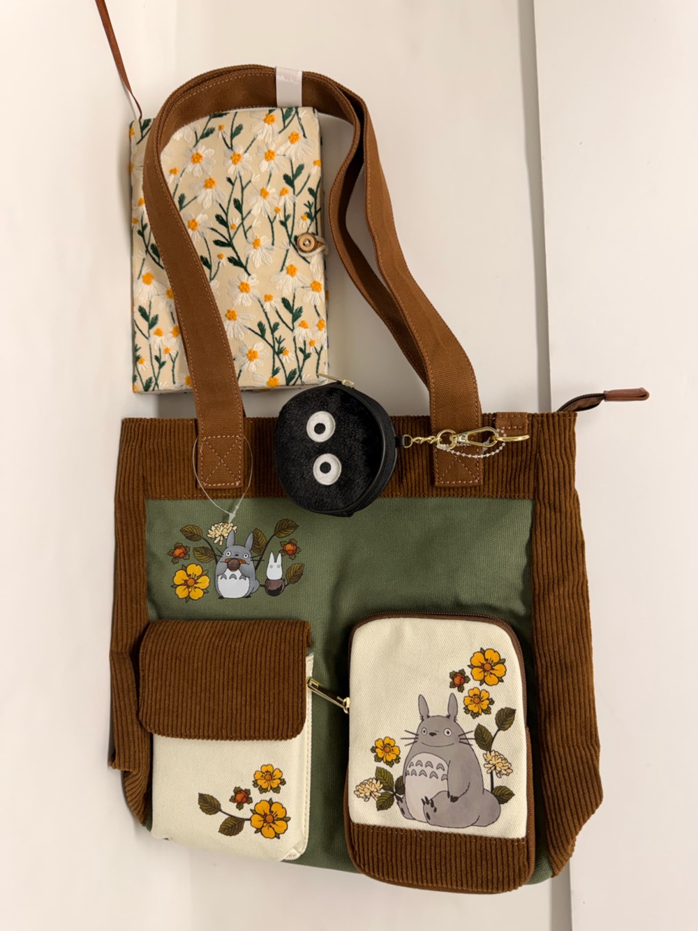 New Studio Ghibli® My Neighbor Totoro Floral Tote Bag - Picture 5 of 8